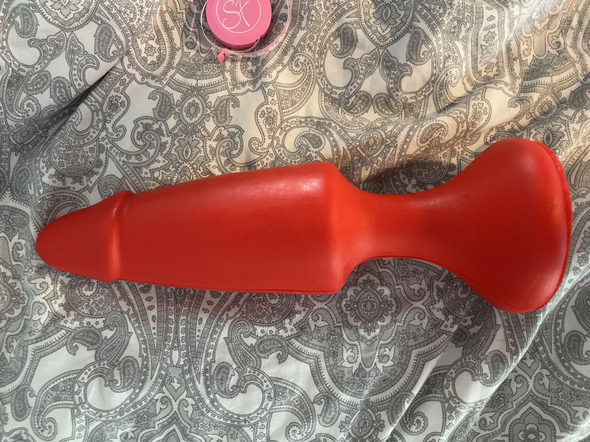 Extrem großer Dildo