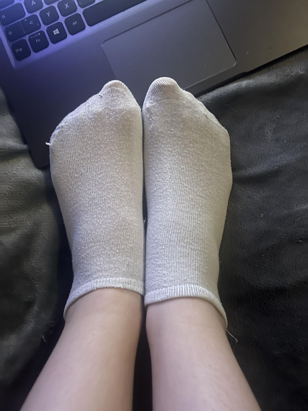Weiße Getragene Socken einer 19 Jährigen