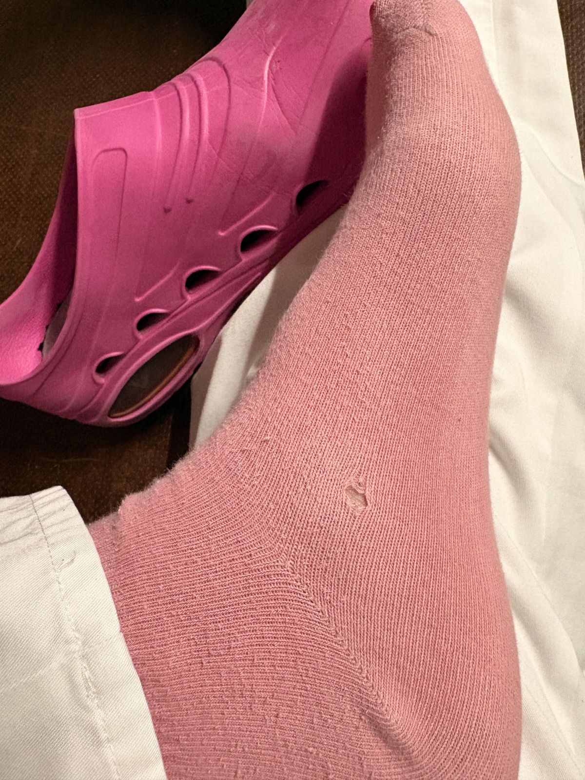 Getragene Krankenhaus-Socken – direkt aus dem Dienst