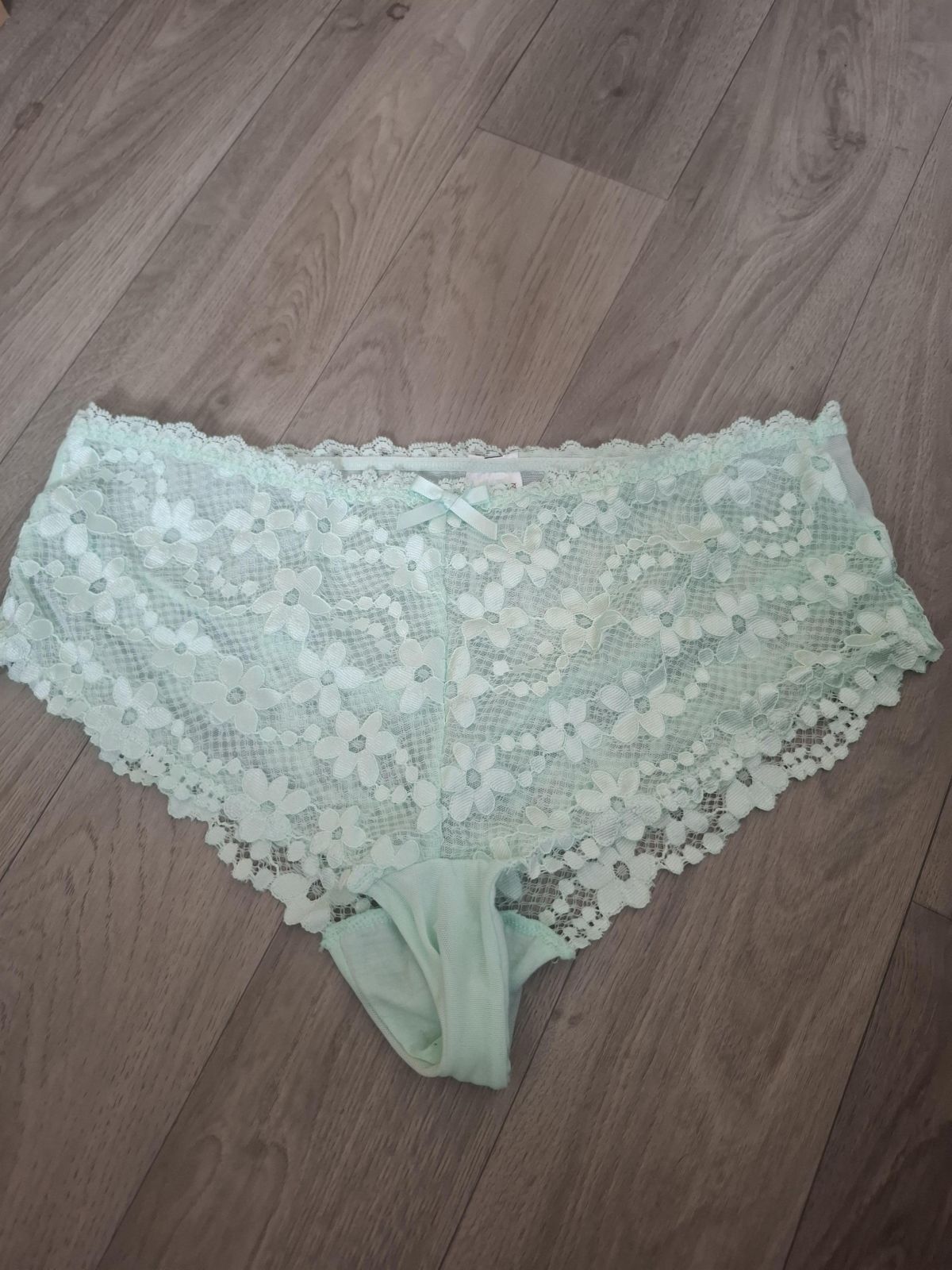 Getragene Slips nach Wunsch