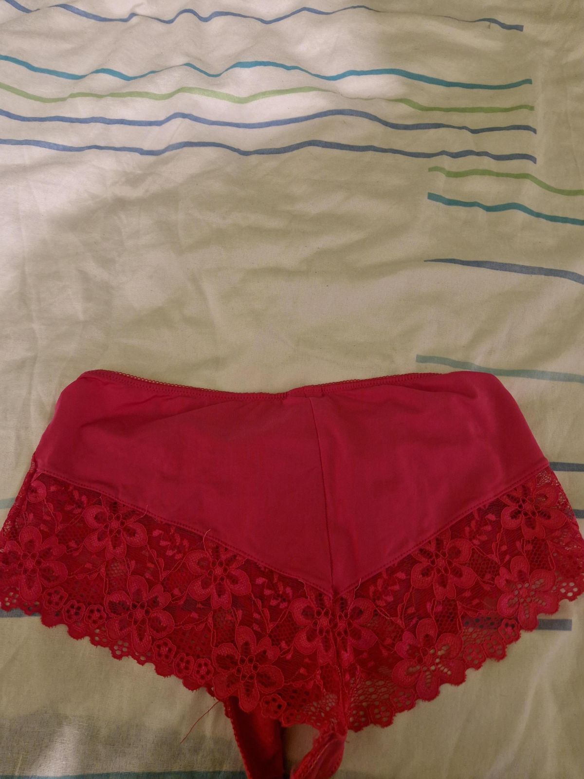 Getragener rosa string