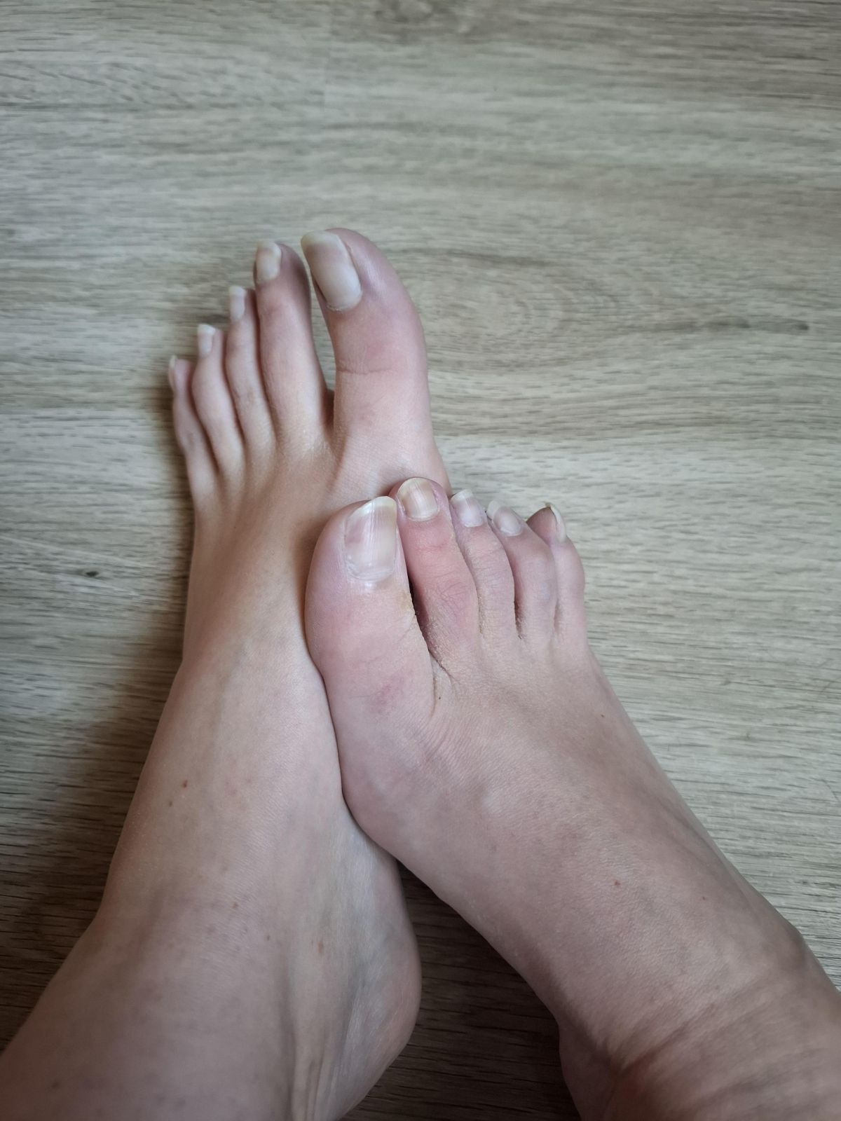 Knabberspaß, Fußnägel und Fingernägel