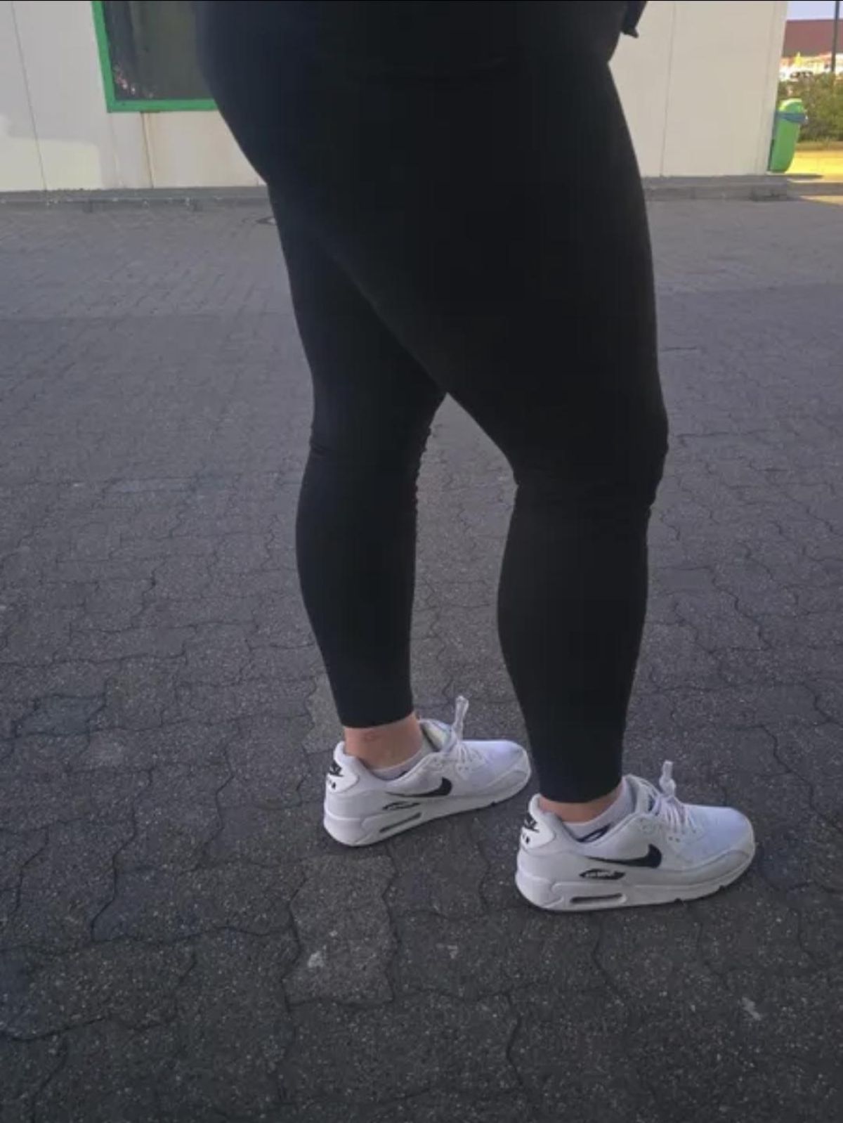 Getragene Leggins ohne Höschen