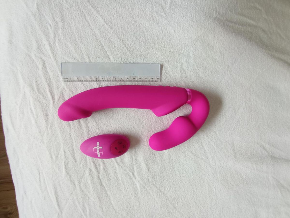 Strap U Inflatable Trägerlos Strap On mit Dildo 24cm mit Vibration Lila