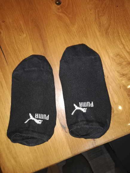 Verkaufe getragene Schwarze Puma Sneaker Socken