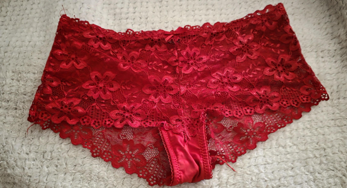 Feurige rote Spitzen-Panty – Intensiv getragen &amp; super feminin!