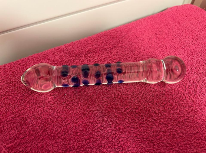 Gebrauchter Glasdildo