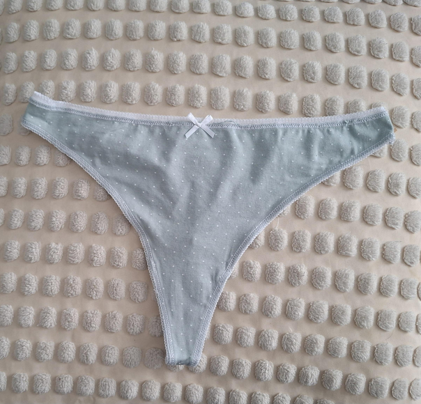 ✨ Getragener hellgrüner String mit NS-Veredelung ✨