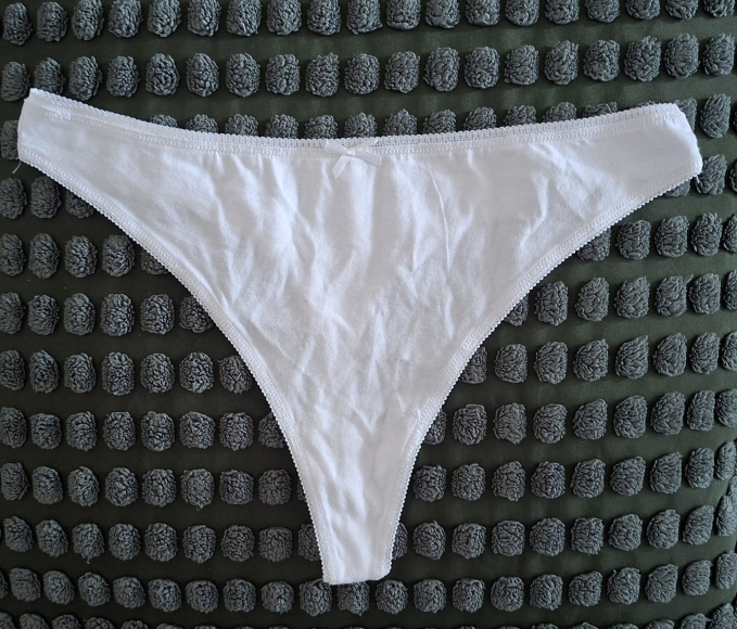 Sinnlicher getragener String/String