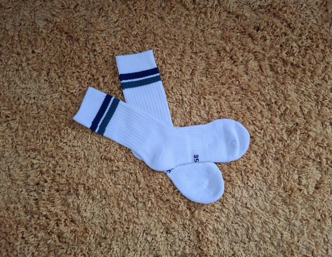 Getragene Tennissocken – Frisch vom Joggen / Intensiv &amp; Authentisch