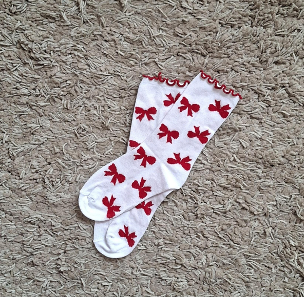Getragene Socken von meinen Füßen (Süß, aber dominant)