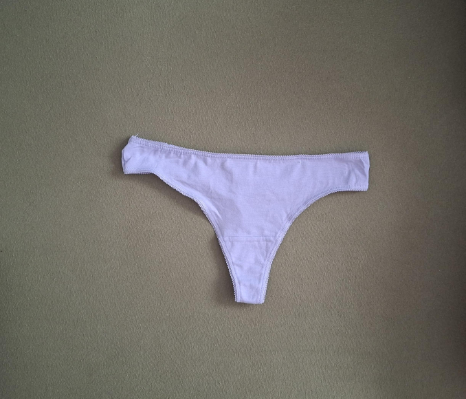 Sinnlicher getragener String/String