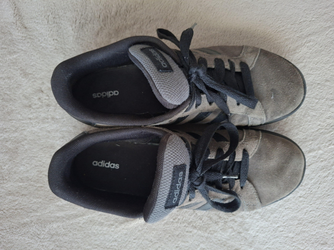 MEINE DRECKIGEN, VERSCHWITZTEN ADIDAS SNEAKER SUCHEN EINEN NEUEN SKLAVEN!