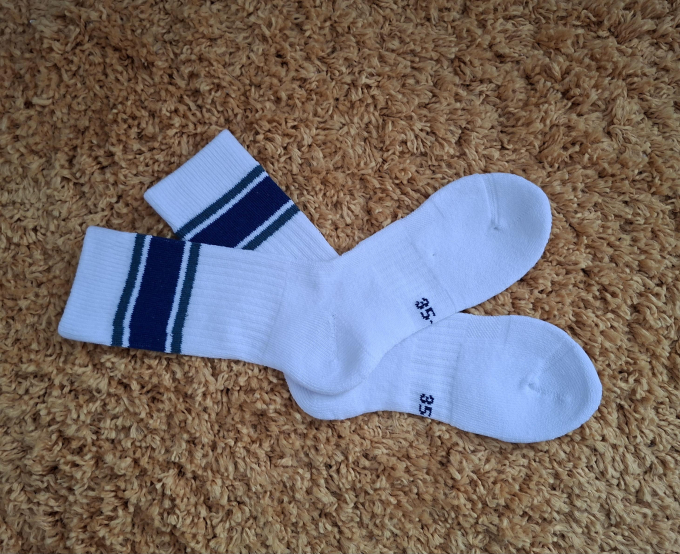 Getragene Tennissocken – Frisch vom Joggen / Intensiv &amp; Authentisch