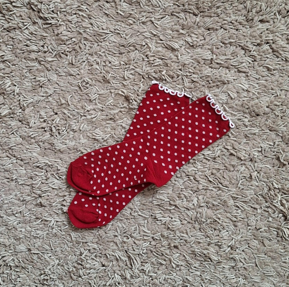 Getragene Socken von meinen Füßen (Süß, aber dominant)