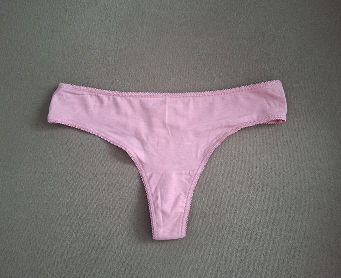 Sinnlicher getragener String/String