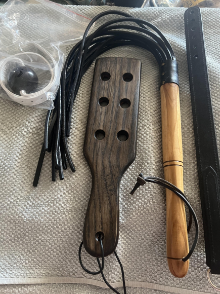 Peitsche/Paddle/Lederriemen