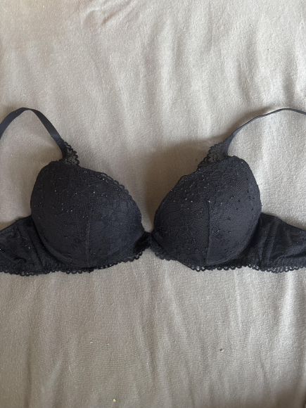 ultra push up BH schwarz getragen