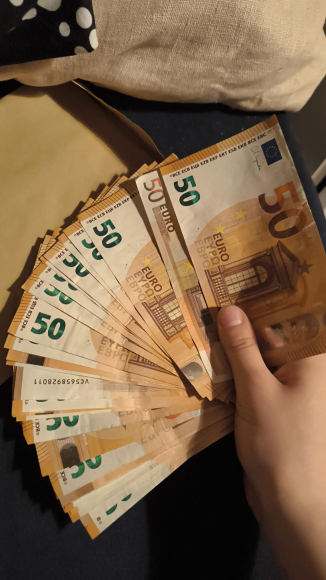 2 Frauen bieten sehr vielllllll????
