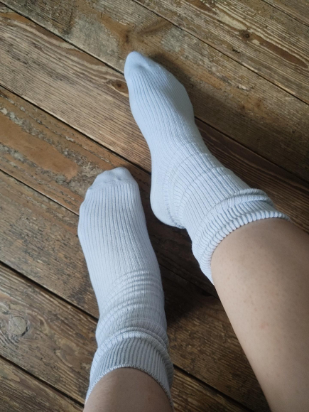 getragene Socken in Weiß Größe 42