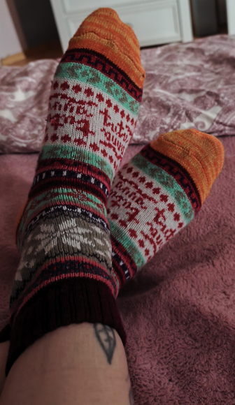 Verschiedene getragene Socken nach Wunsch